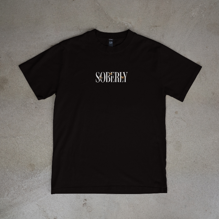 Soberly unisex black "skullbee" T-shirt